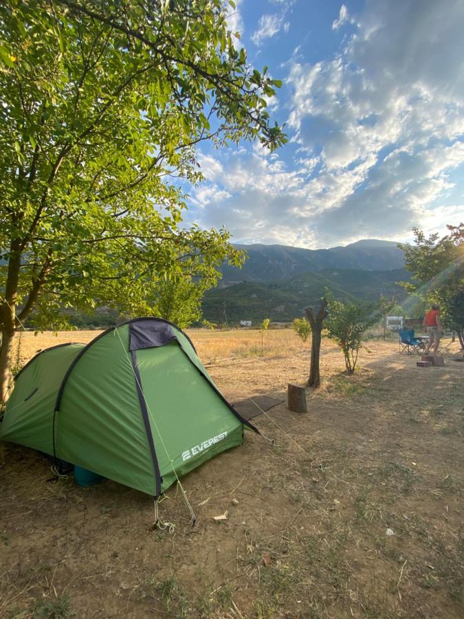 Готель Albturist Ecocamping Permet & Outdoor Sports Center Екстер'єр фото